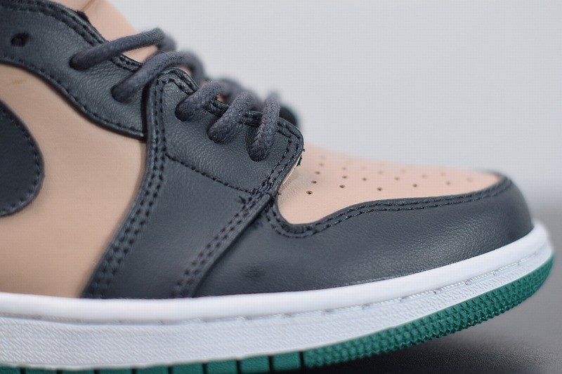 Jordan 1 Retro High Black/Fossil-Pale Green Jordan 1 Retro High Black/Fossil-Pale Green