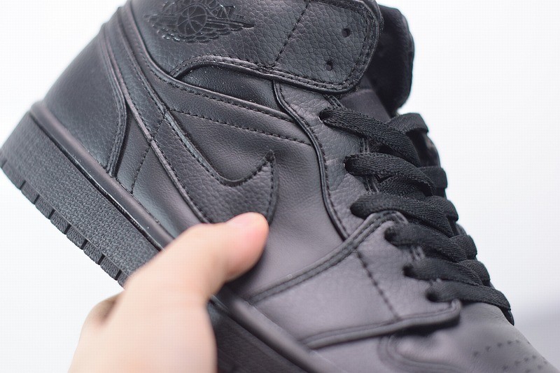 Jordan 1 Retro High OG Essentials Black Jordan 1 Retro High OG Essentials Black