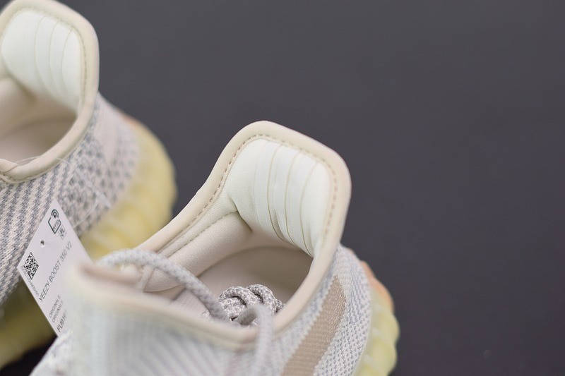 Yeezy Boost 350 V2 Lundmark Yeezy Boost 350 V2 Lundmark