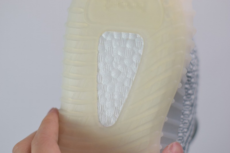 Yeezy Boost 350 V2 Clud White Reflective Yeezy Boost 350 V2 Clud White Reflective