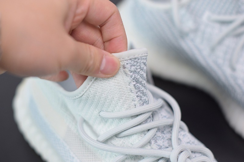 Yeezy Boost 350 V2 Clud White Reflective Yeezy Boost 350 V2 Clud White Reflective