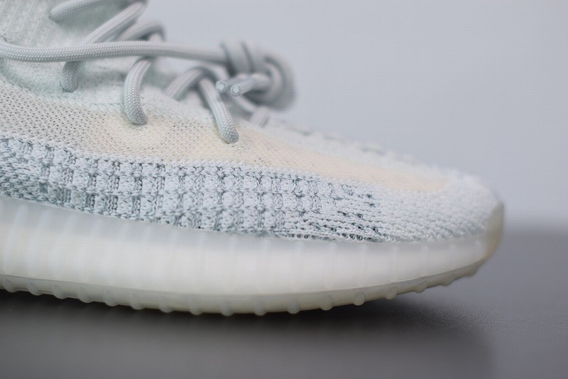 Yeezy Boost 350 V2 Clud White Reflective Yeezy Boost 350 V2 Clud White Reflective