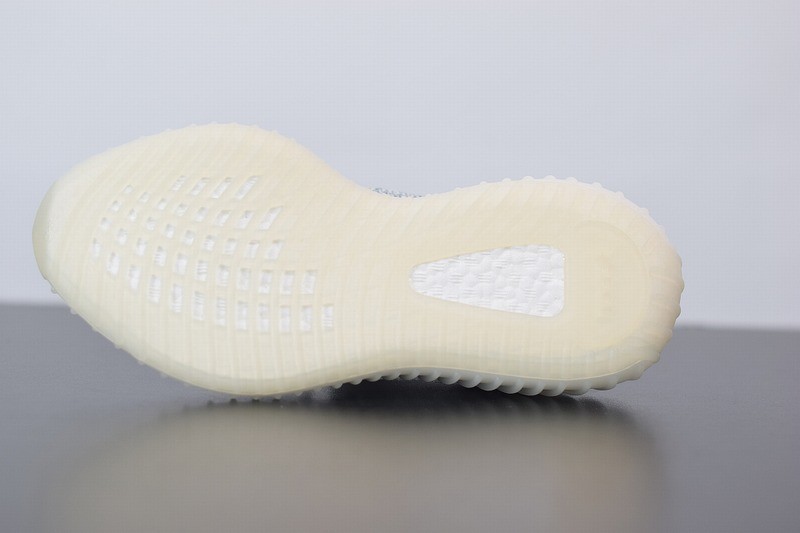 Yeezy Boost 350 V2 Clud White Reflective Yeezy Boost 350 V2 Clud White Reflective