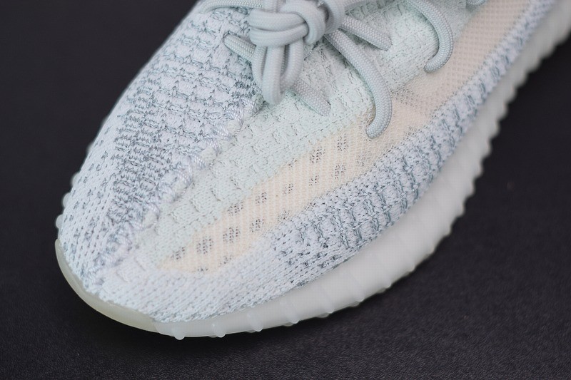 Yeezy Boost 350 V2 Clud White Reflective Yeezy Boost 350 V2 Clud White Reflective