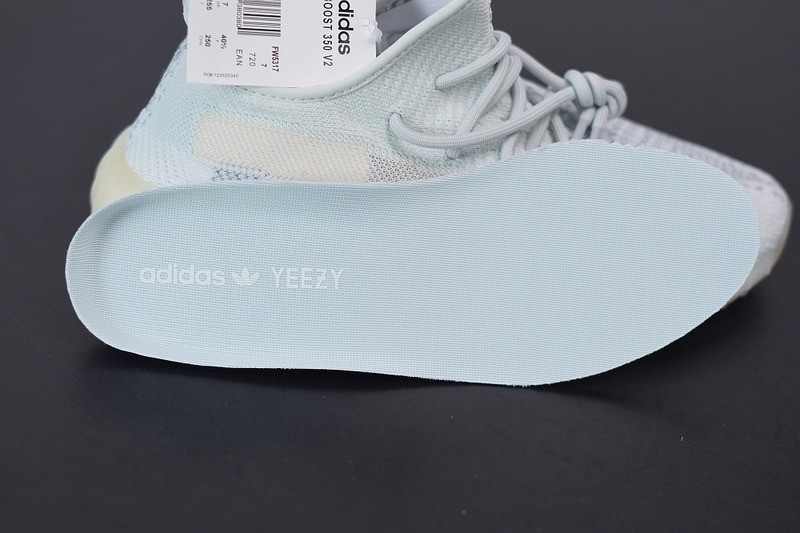 Yeezy Boost 350 V2 Clud White Reflective Yeezy Boost 350 V2 Clud White Reflective