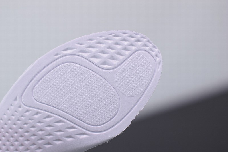 Yeezy Boost 350 V2 Clud White Reflective Yeezy Boost 350 V2 Clud White Reflective