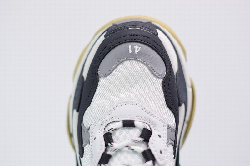 Balenciaga Triple S Whie Black Balenciaga Triple S Whie Black