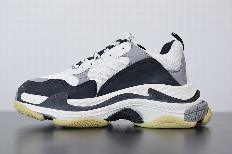 Balenciaga Triple S Whie Black Balenciaga Triple S Whie Black