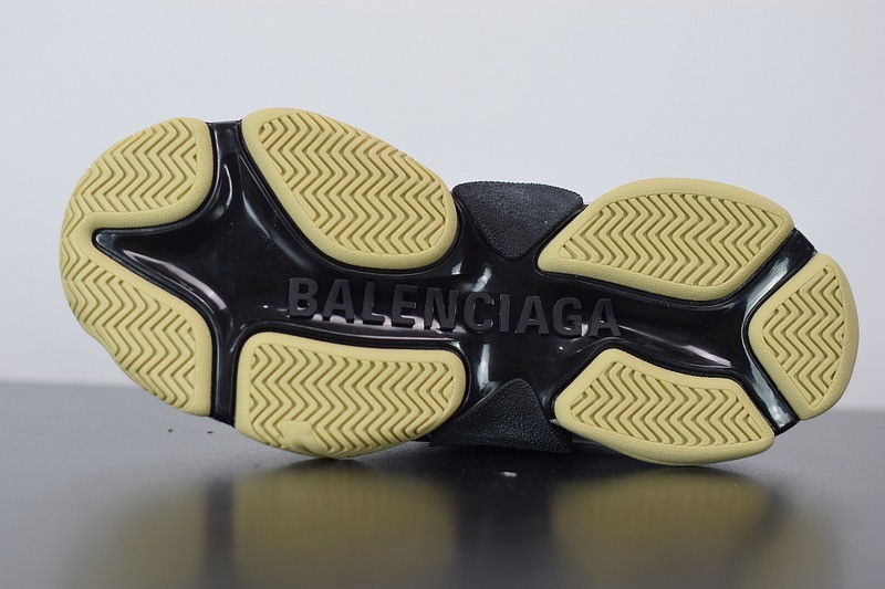 Balenciaga Triple S Whie Black Balenciaga Triple S Whie Black