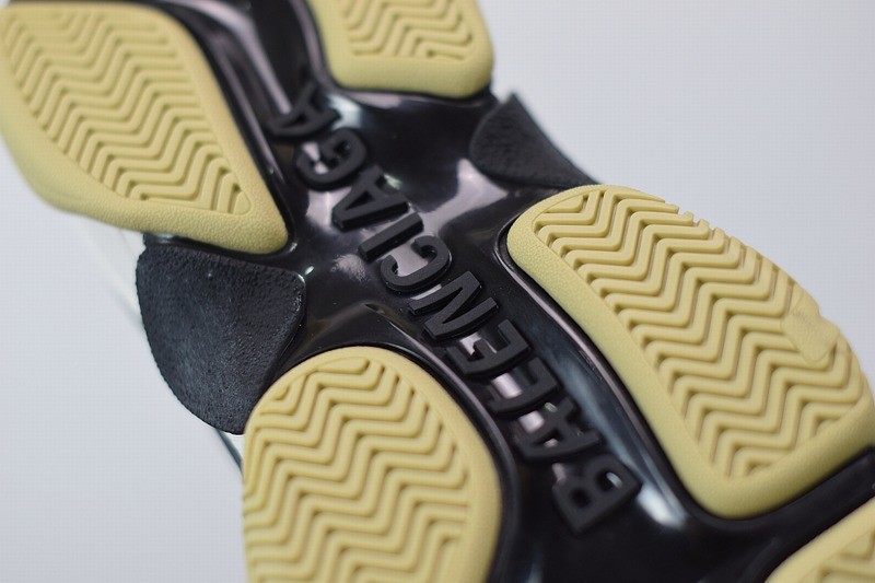 Balenciaga Triple S Whie Black Balenciaga Triple S Whie Black