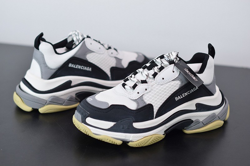 Balenciaga Triple S Whie Black Balenciaga Triple S Whie Black