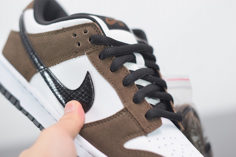 Nike SB Dunk Low White Black Trail End Brown Nike SB Dunk Low White Black Trail End Brown