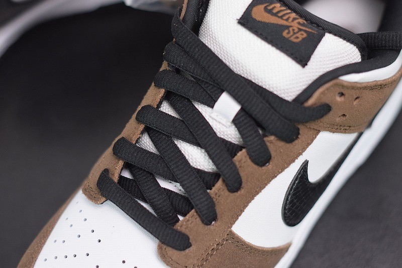 Nike SB Dunk Low White Black Trail End Brown Nike SB Dunk Low White Black Trail End Brown