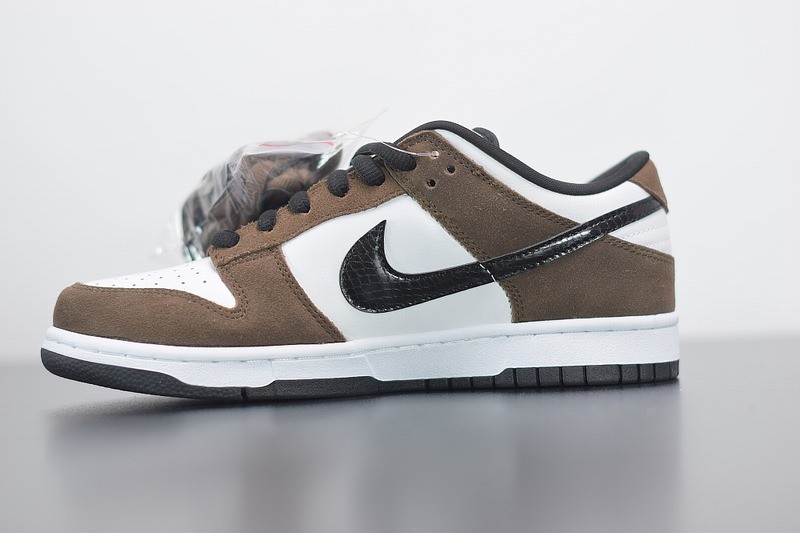 Nike SB Dunk Low White Black Trail End Brown Nike SB Dunk Low White Black Trail End Brown