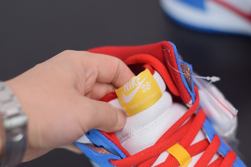 Nike SB Dunk High 'Doraemon' Nike SB Dunk High 'Doraemon'