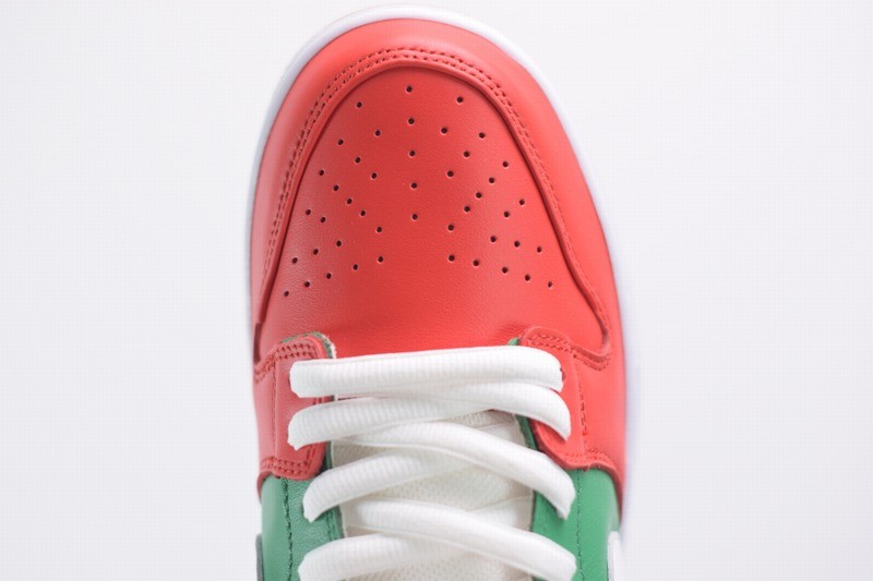 Nike SB Dunk Low X 7-Eleven Nike SB Dunk Low X 7-Eleven