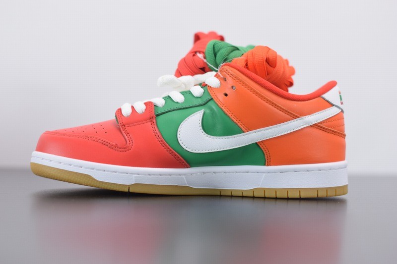 Nike SB Dunk Low X 7-Eleven Nike SB Dunk Low X 7-Eleven