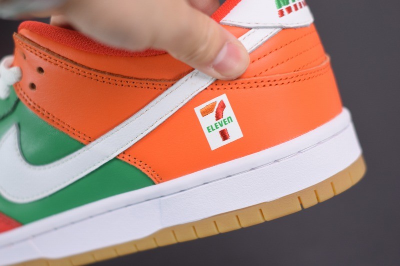 Nike SB Dunk Low X 7-Eleven Nike SB Dunk Low X 7-Eleven