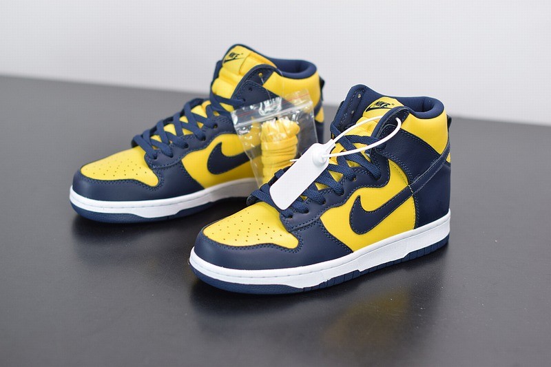 Nike SB Dunk High Pro 'Michigan' Nike SB Dunk High Pro 'Michigan'