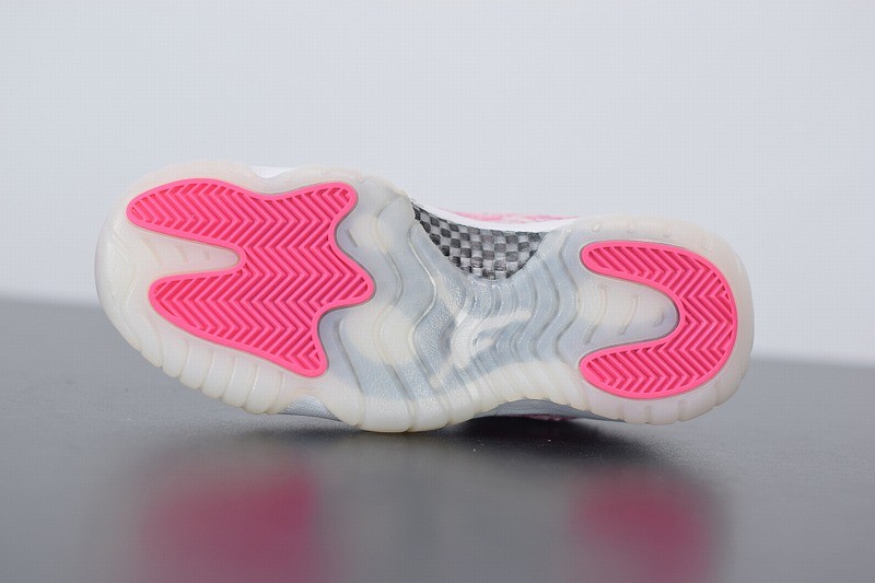 Jodan 11 Retro Low Pink Snakeskin Jodan 11 Retro Low Pink Snakeskin