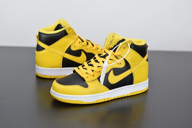 Nike SB Dunk High SP 'Varsity Maize' Nike SB Dunk High SP 'Varsity Maize'