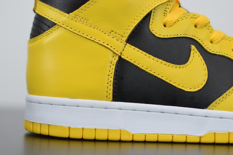 Nike SB Dunk High SP 'Varsity Maize' Nike SB Dunk High SP 'Varsity Maize'