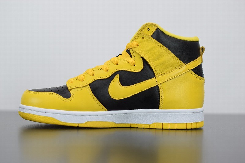 Nike SB Dunk High SP 'Varsity Maize' Nike SB Dunk High SP 'Varsity Maize'