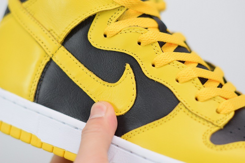 Nike SB Dunk High SP 'Varsity Maize' Nike SB Dunk High SP 'Varsity Maize'