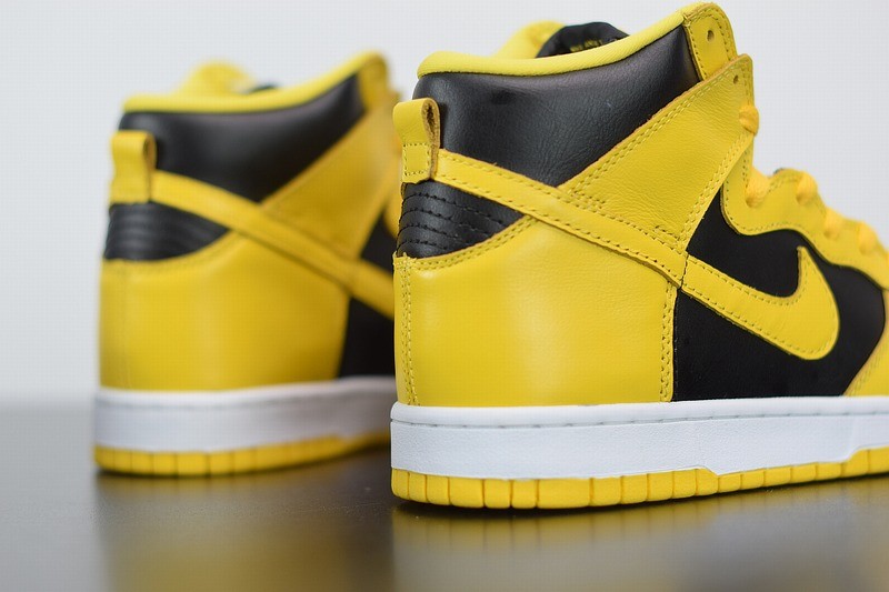 Nike SB Dunk High SP 'Varsity Maize' Nike SB Dunk High SP 'Varsity Maize'