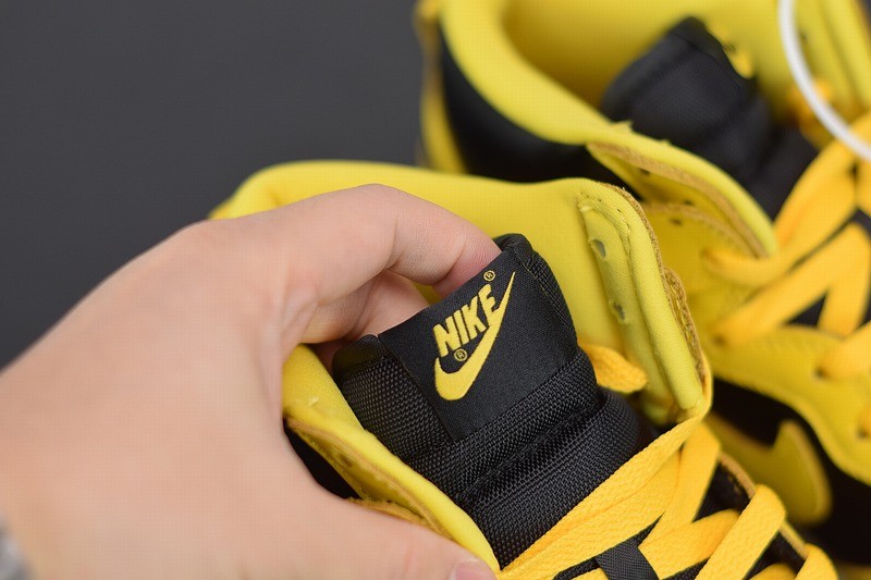Nike SB Dunk High SP 'Varsity Maize' Nike SB Dunk High SP 'Varsity Maize'