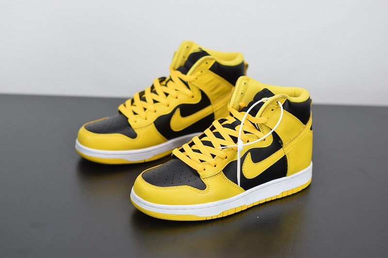 Nike SB Dunk High SP 'Varsity Maize' Nike SB Dunk High SP 'Varsity Maize'