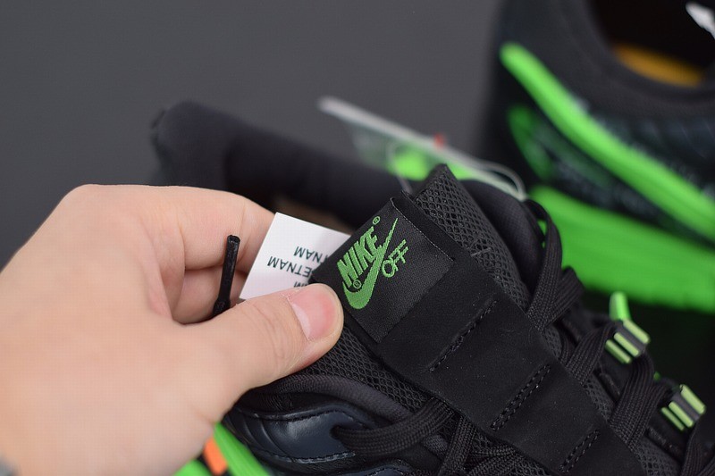 Nike Air Rubber Dunk Off-White Green Strike Nike Air Rubber Dunk Off-White Green Strike