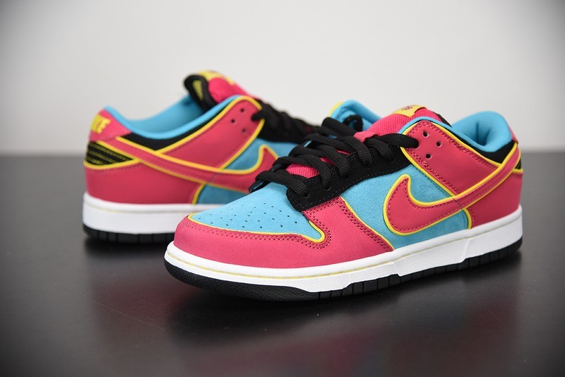 Nike Dunk SB Low Ms.Pacman Nike Dunk SB Low Ms.Pacman
