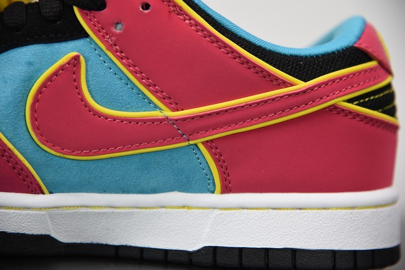 Nike Dunk SB Low Ms.Pacman Nike Dunk SB Low Ms.Pacman
