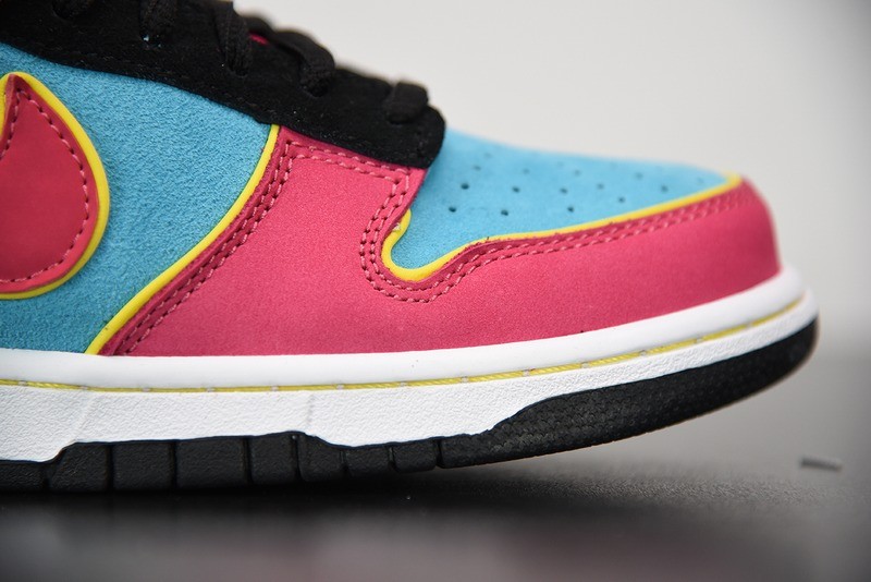 Nike Dunk SB Low Ms.Pacman Nike Dunk SB Low Ms.Pacman