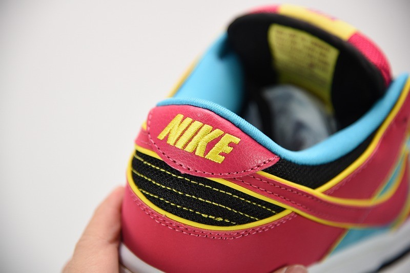 Nike Dunk SB Low Ms.Pacman Nike Dunk SB Low Ms.Pacman