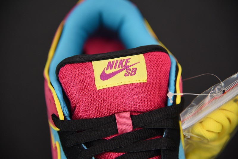 Nike Dunk SB Low Ms.Pacman Nike Dunk SB Low Ms.Pacman