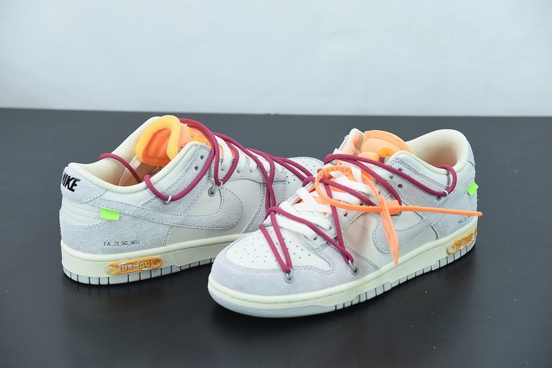 Off-White x Nike Dunk Low Off-White Lot 50 Off-White x Nike Dunk Low Off-White Lot 50
