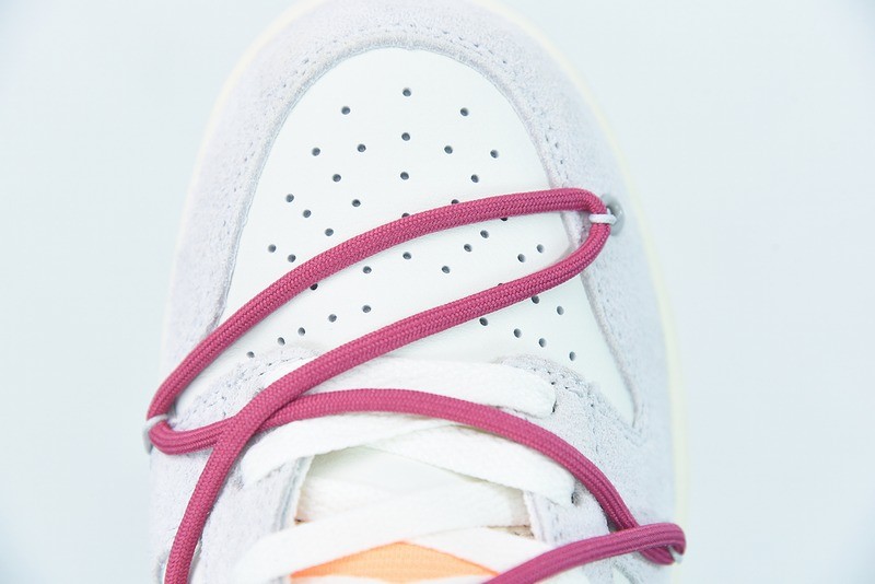 Off-White x Nike Dunk Low Off-White Lot 50 Off-White x Nike Dunk Low Off-White Lot 50