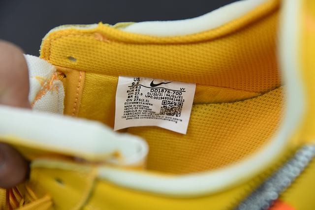 Nike Air Force 1 Low OFF-WHITE University Gold Metallic Silver Nike Air Force 1 Low OFF-WHITE University Gold Metallic Silver