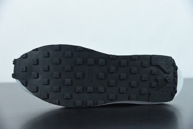 Nike LD Waffle SF sacai Fragment Grey Nike LD Waffle SF sacai Fragment Grey