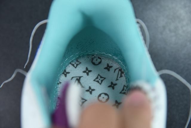 Louis Vuitton LV Trainer Sneaker Low White Blue Louis Vuitton LV Trainer Sneaker Low White Blue