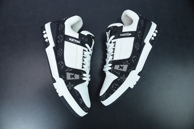 Louis Vuitton LV Trainer WHite Black White Louis Vuitton LV Trainer WHite Black White