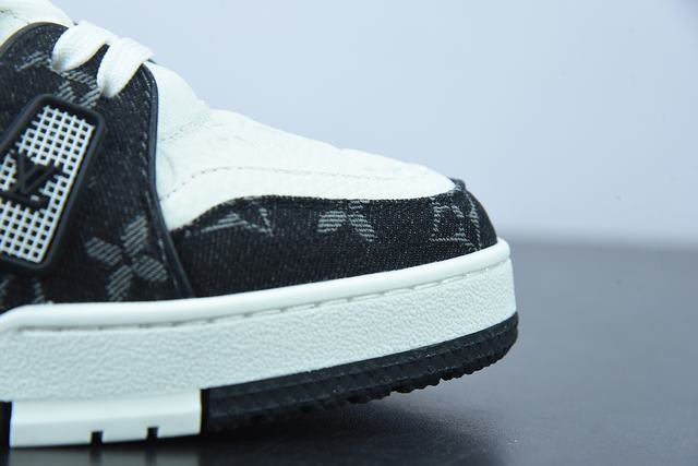 Louis Vuitton LV Trainer WHite Black White Louis Vuitton LV Trainer WHite Black White