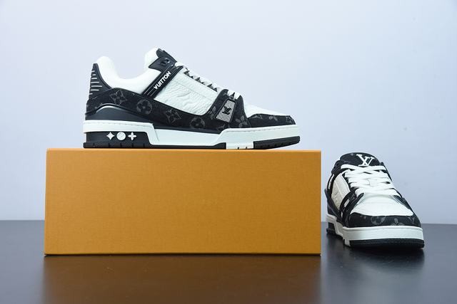 Louis Vuitton LV Trainer WHite Black White Louis Vuitton LV Trainer WHite Black White