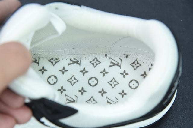Louis Vuitton LV Trainer WHite Black White Louis Vuitton LV Trainer WHite Black White