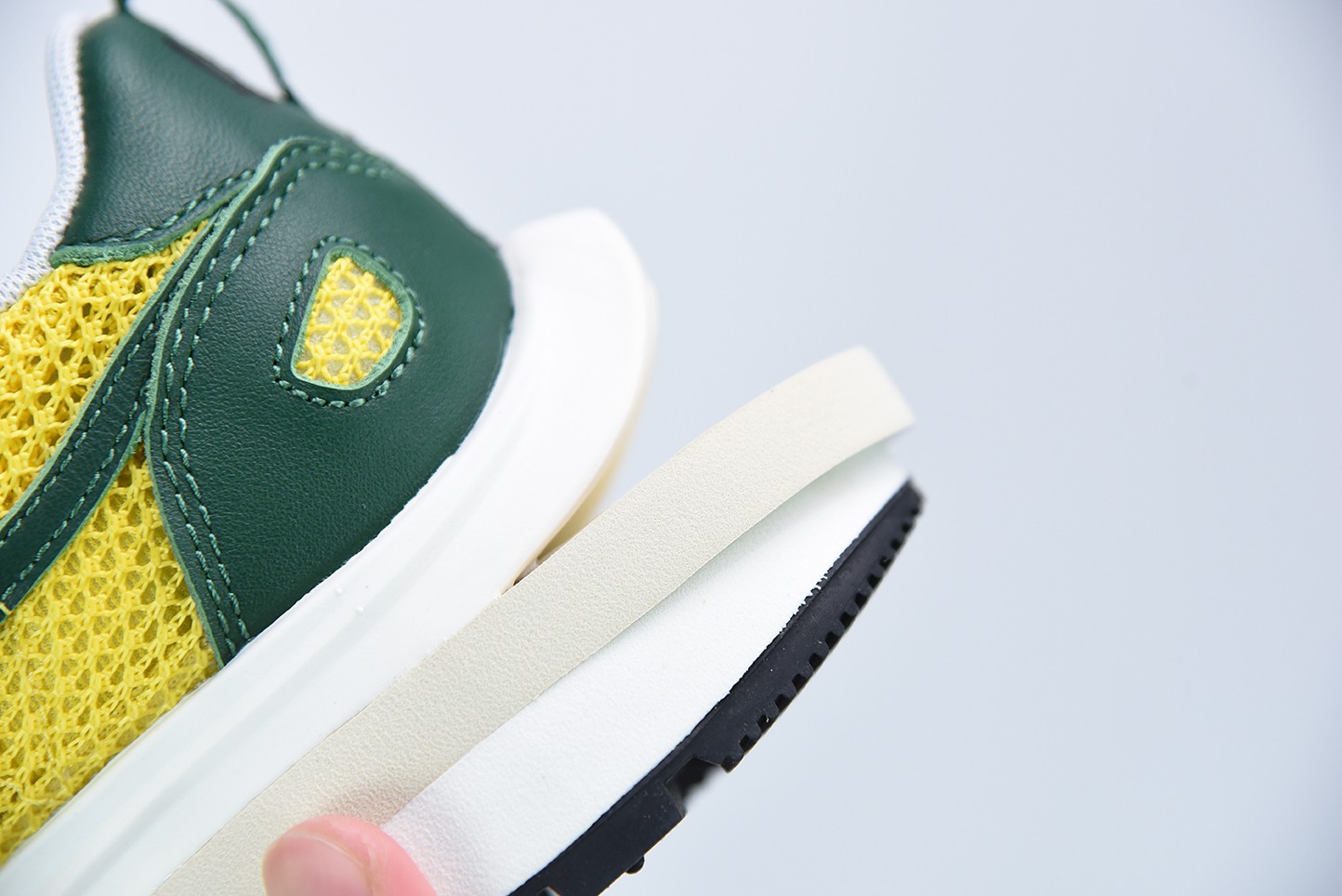 Nike Vaporwaffle sacai Tour Yellow Stadium Green Nike Vaporwaffle sacai Tour Yellow Stadium Green
