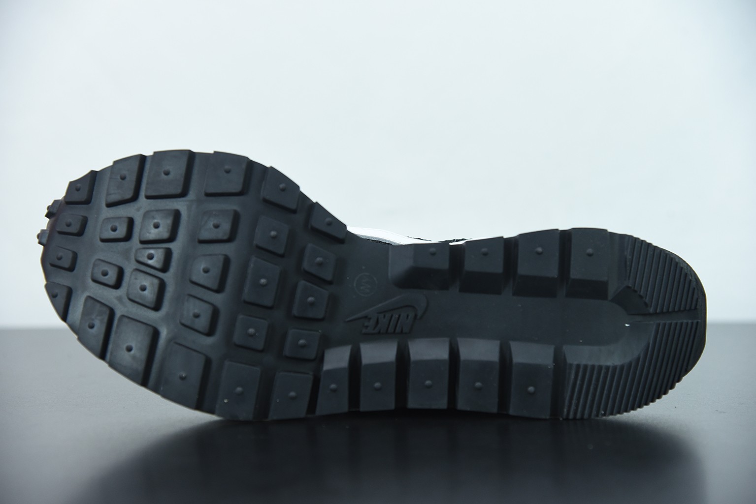 Nike Vaporwaffle sacai Black White Nike Vaporwaffle sacai Black White
