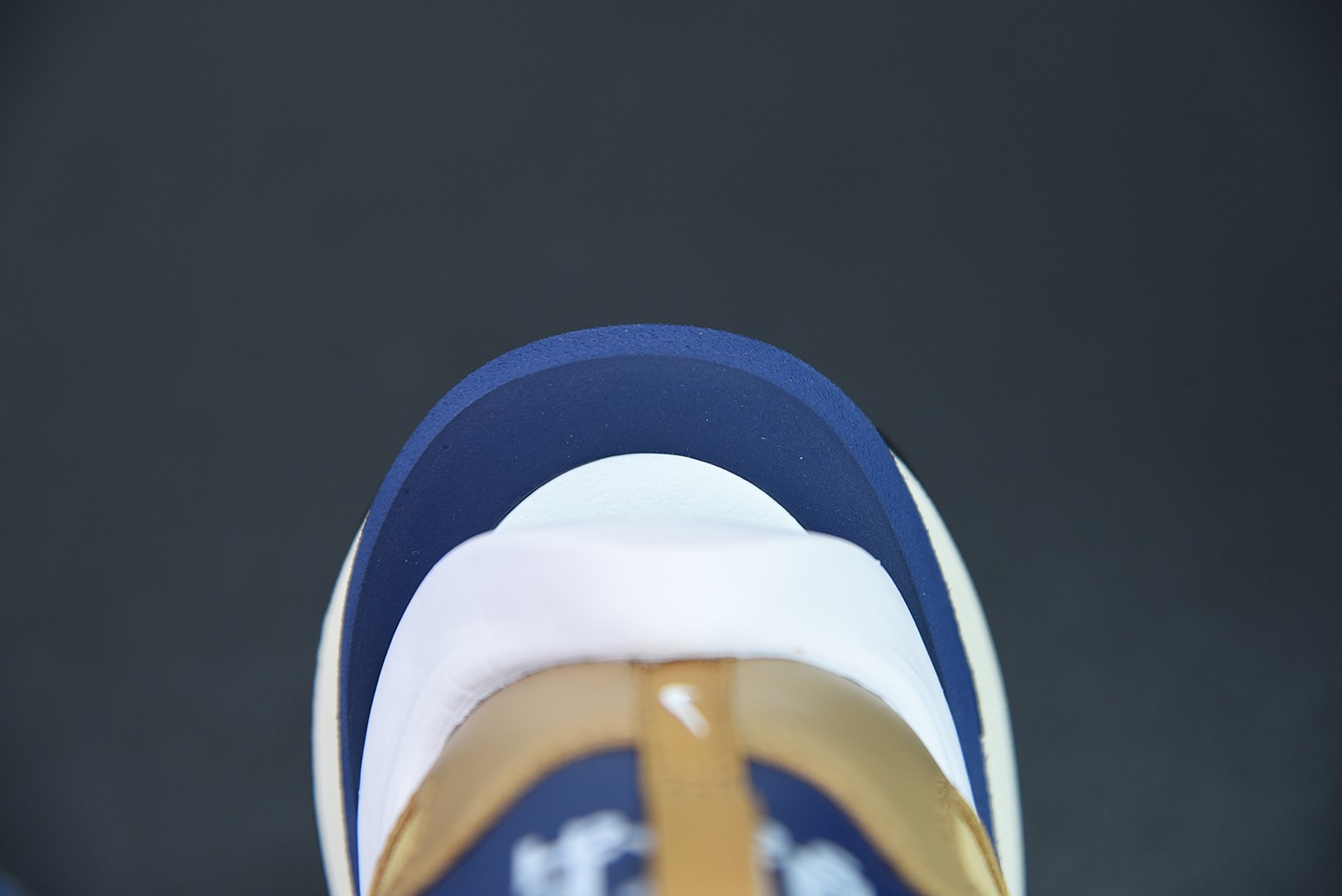 Nike Vaporwaffle sacai Sesame Blue Void Nike Vaporwaffle sacai Sesame Blue Void