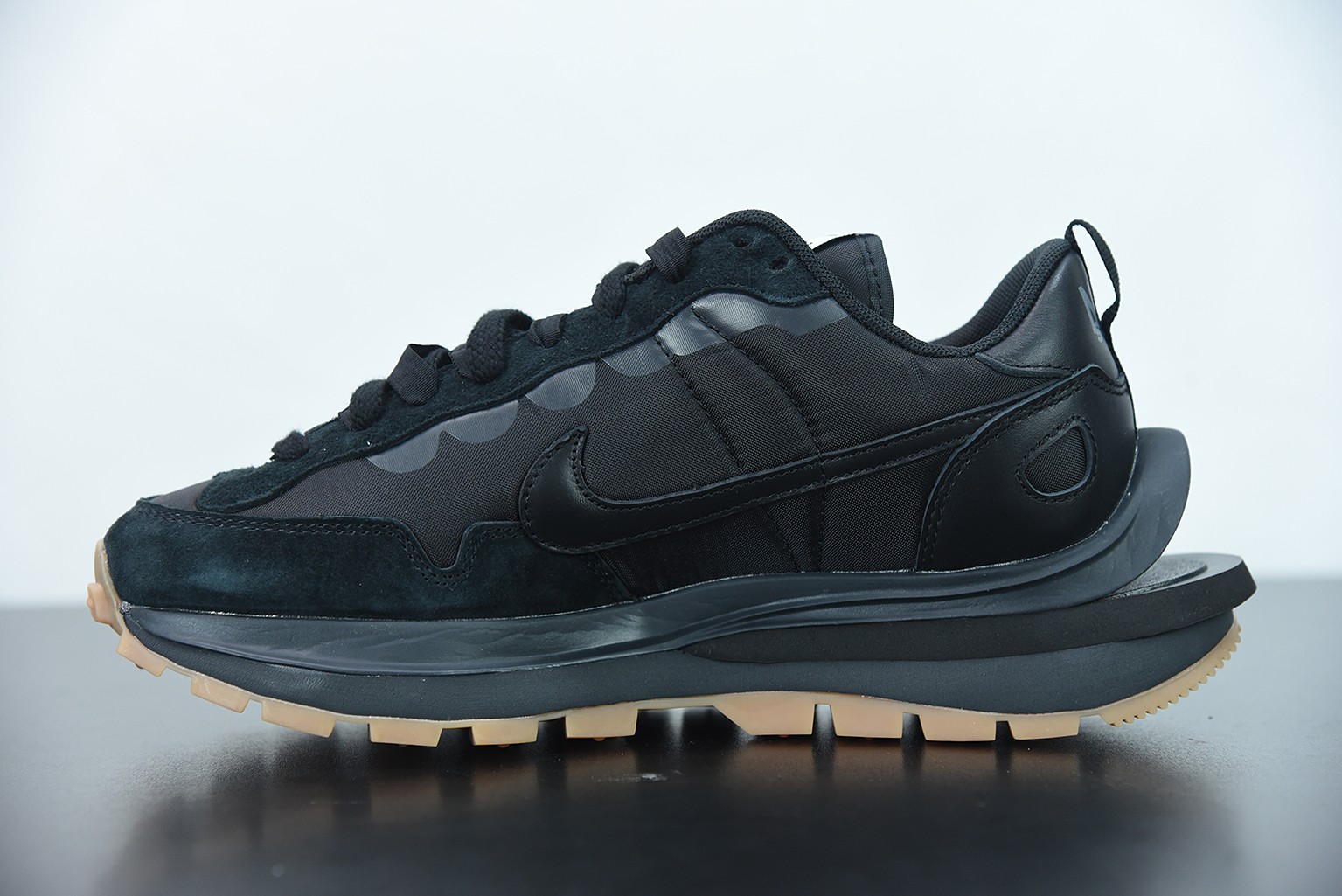 Nike Vaporwaffle sacai Black Gum Nike Vaporwaffle sacai Black Gum
